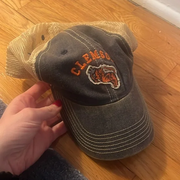 Clemson hat - Clemson Tigers - Picture 2 of 3